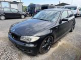 BMW 130 i Dynamik Sport/Navi/Klimaautomatik - schwarze BMW 130