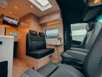 Fahrzeugabbildung HYMER / ERIBA / HYMERCAR GRAND CANYON S 4x4² RSX-8 LTD. #3