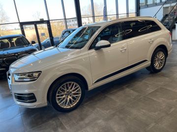 Audi Q7 3.0 TDI quattro *7SITZER*2.HAND*BI-XENON*AHK*