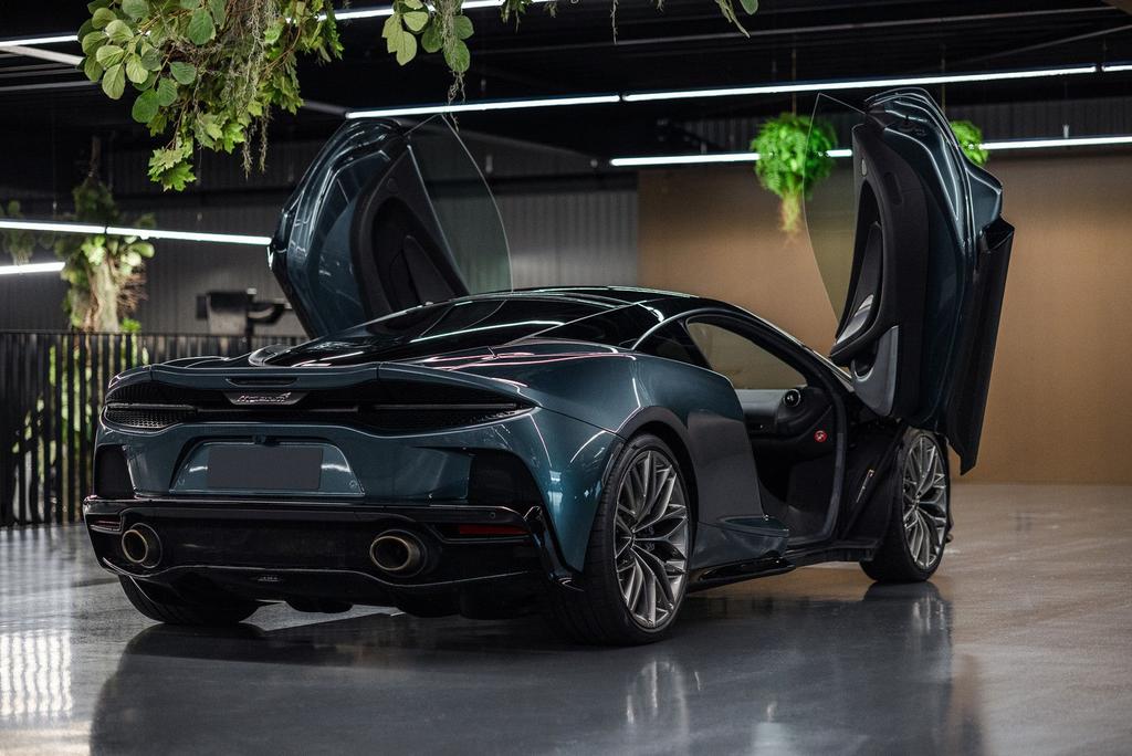 McLaren GT 4.0 V8 Btw auto, (€ 123.925,62 Ex B.T.W) B&W