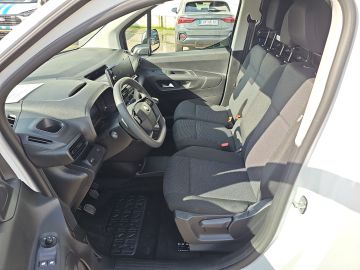 Bild 9 Opel Combo E Cargo Basis Musikstreaming DAB Verkehrsz