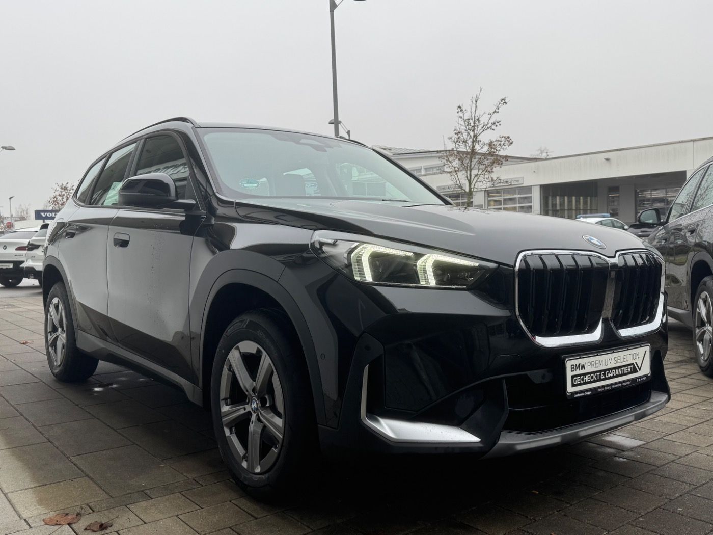 Fahrzeugabbildung BMW X1 sDrive18i AHK/AdaptLED/KomfZug/RFK/DrivAssi