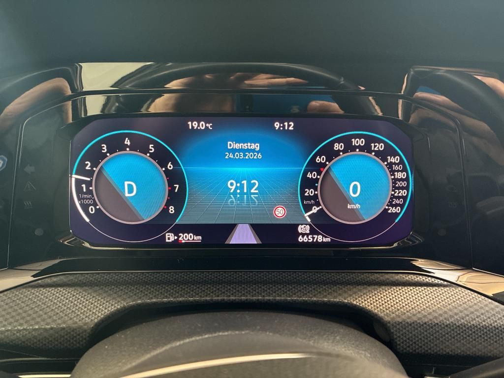 Fahrzeugabbildung Volkswagen Golf VIII eTSI United DSG LED Navi AID ACC RFK S