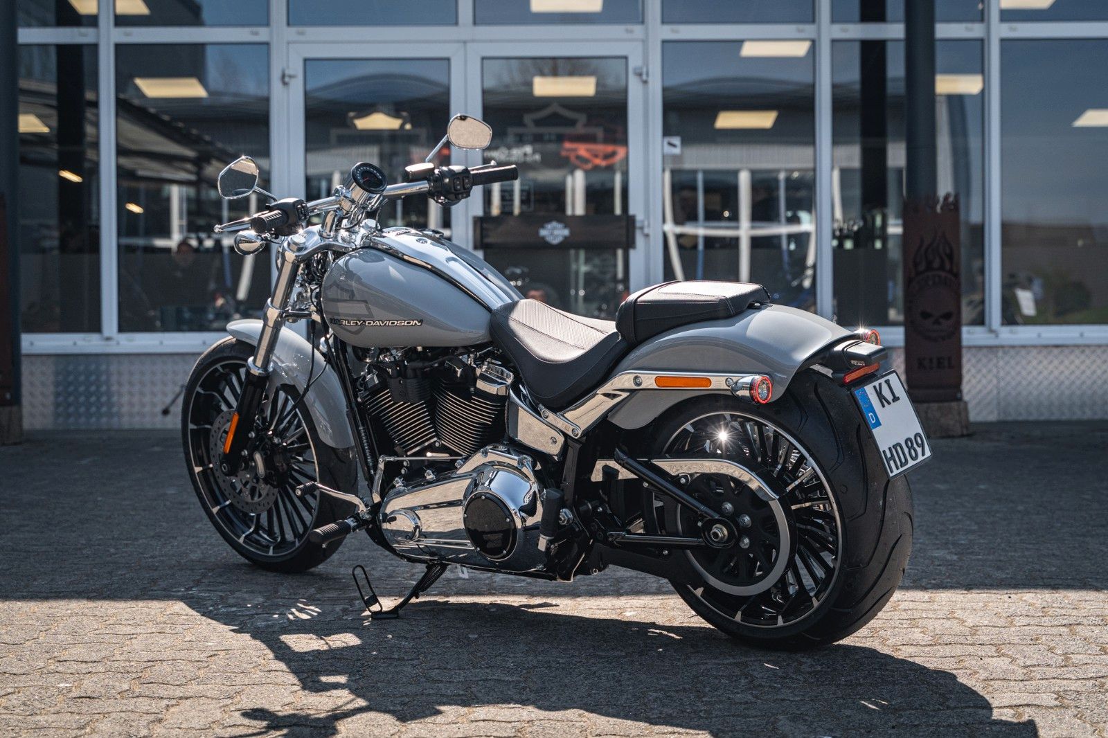 Fahrzeugabbildung Harley-Davidson BREAKOUT FXBR 117 ci - MY25 -Kurzfristig Verfüg.