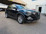 Hyundai Tucson Style 4WD/AHK/PANORAMA/1.HAND - Hyundai TUCSON Style mit Benzin-Antrieb