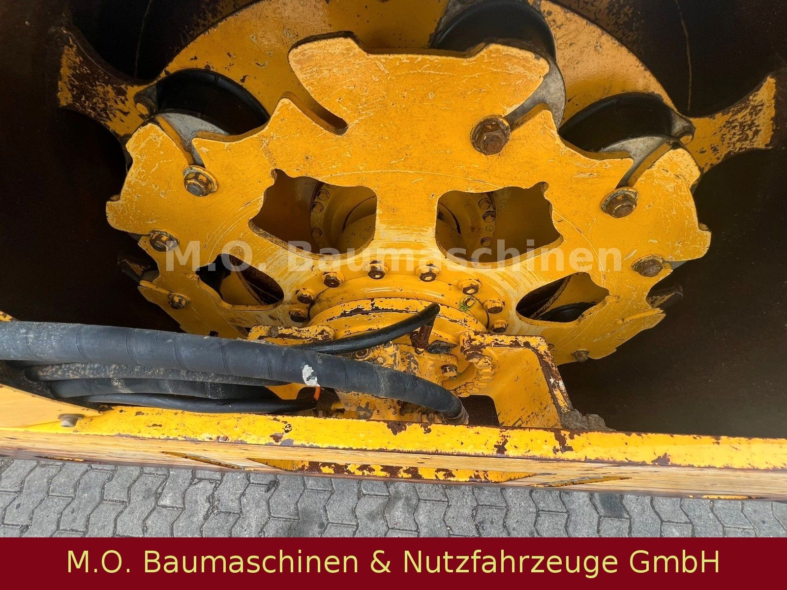 Fahrzeugabbildung BOMAG BW 214 DH-3 / 14 T / Walzenzug /