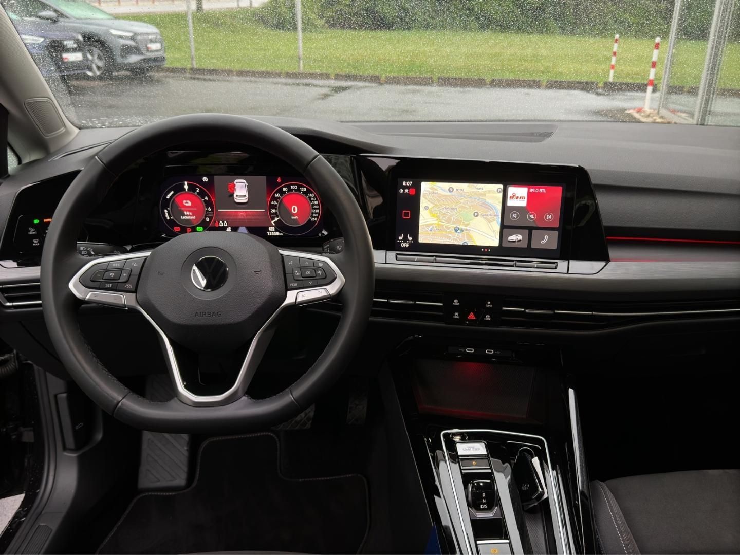 Fahrzeugabbildung Volkswagen Golf Style Style 1.4 eHybrid DSG,IQ-Light,SH,Nav