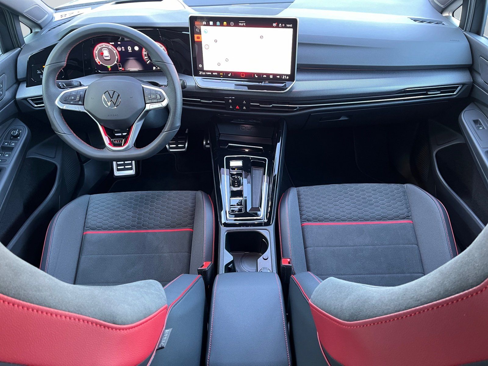 Volkswagen Golf VIII GTI Clubsport 2.0 TSI DSG Matrix-LED foto 8