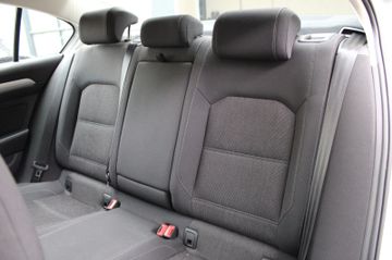 Volkswagen Passat - 7