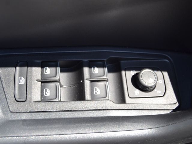 T-Roc 1.5 TSI DSG R-Line IQ.DRIVE/AHK/MATRIX/NAV