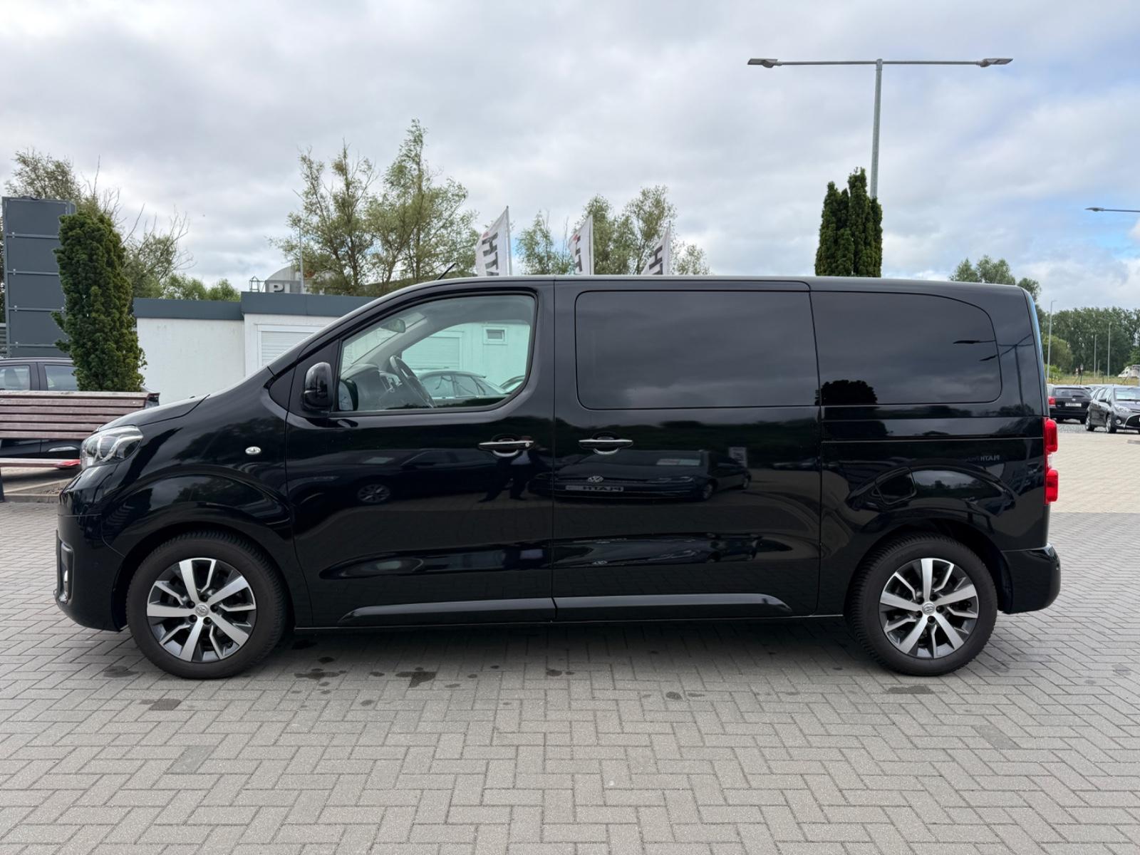 Toyota Proace Verso L1 Executive Standheizung AHK HUD
