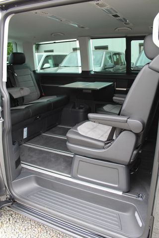 Volkswagen T6.1 Multivan Comfortline DSG 4Motion AHK Extras