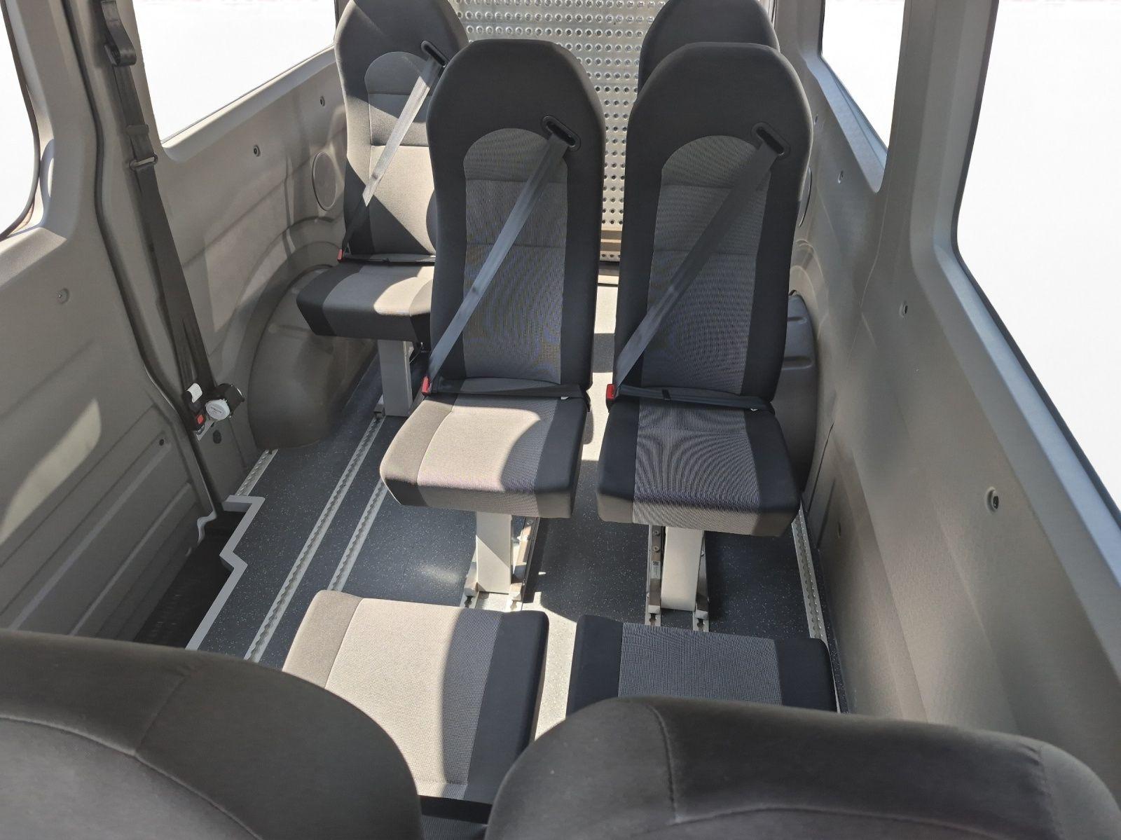 Volkswagen Crafter Kasten 35  8 Sitzplätze, Rollstuhlrampe