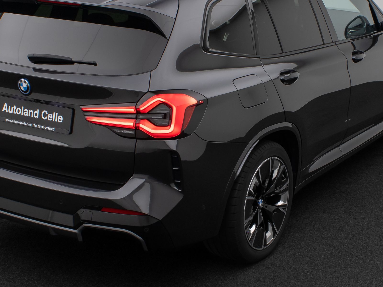 Fahrzeugabbildung BMW iX3 Impressive M Sport Pano 360°Laser HUD H/K