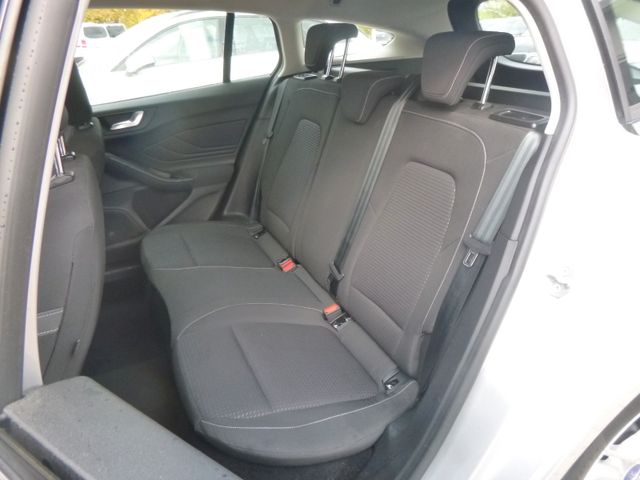 Fahrzeugabbildung Ford Focus Turnier 1,5 EcoBoost >NAV/Sitzheiz/PDC<