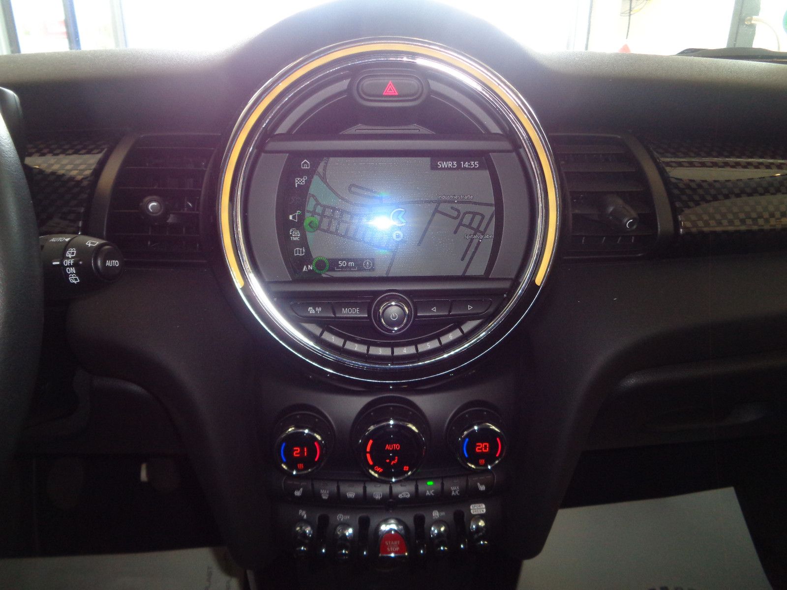 Fahrzeugabbildung MINI Cooper S / NAVI /LED / GEPFLEGT / GARANTIE