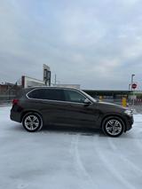 BMW X5 M50 M50d -NeuTÜV 2028/Standheizung/Soft-Close - BMW X5 M50 aus 2015