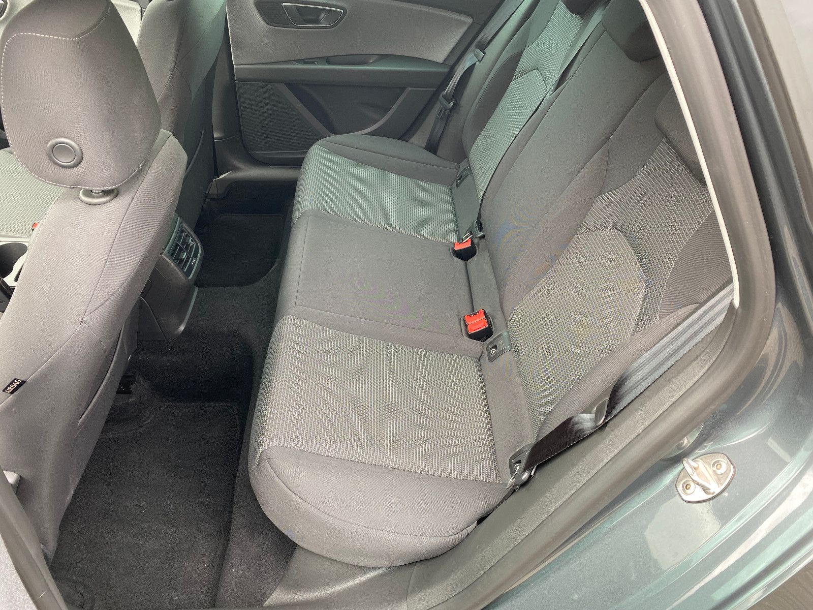 Fahrzeugabbildung SEAT Leon Style 1,0 TSI DSG *Winterpaket