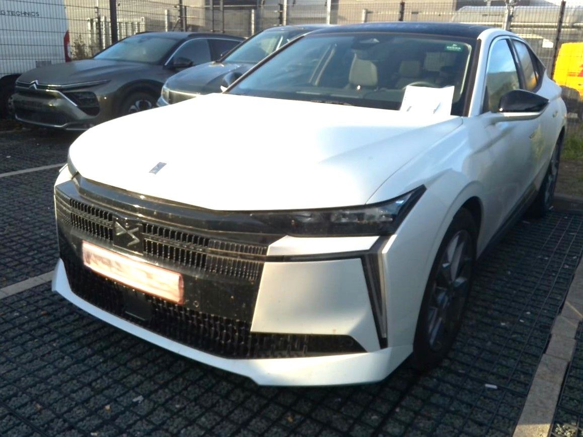 DS Automobiles Nº4 PALLAS 12 MHEV 145 eDCS6 AMBI*KAM*PANO*19