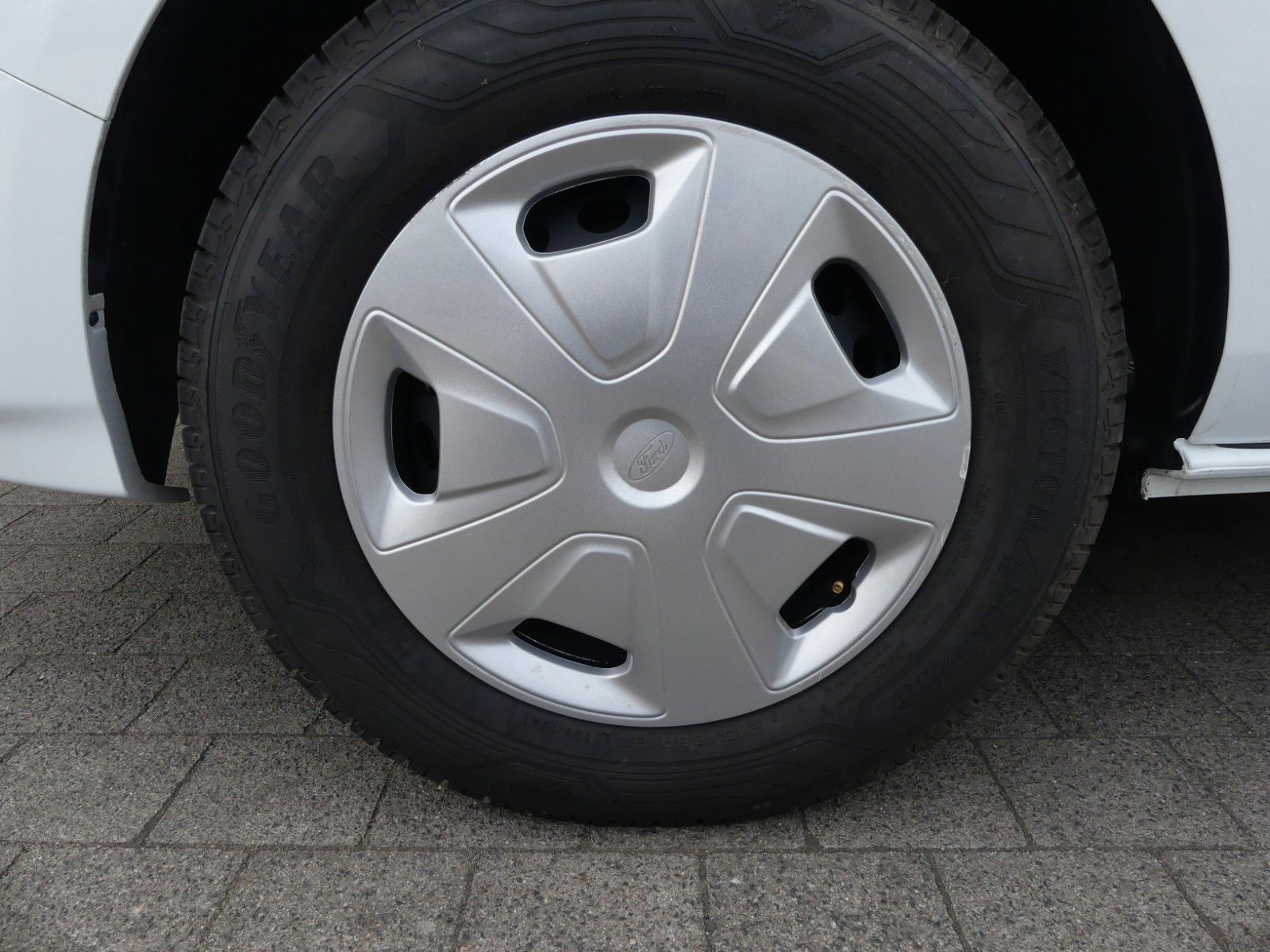 Fahrzeugabbildung Ford Transit Custom Kasten 320 L1 Trend*BLIS*Kamera