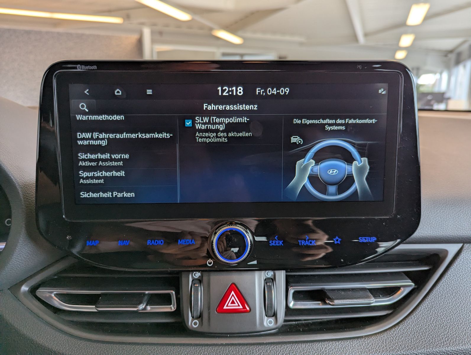 Fahrzeugabbildung Hyundai i30 1.5 T-GDI DCT N-Line LED Cam Pano Keyless 18