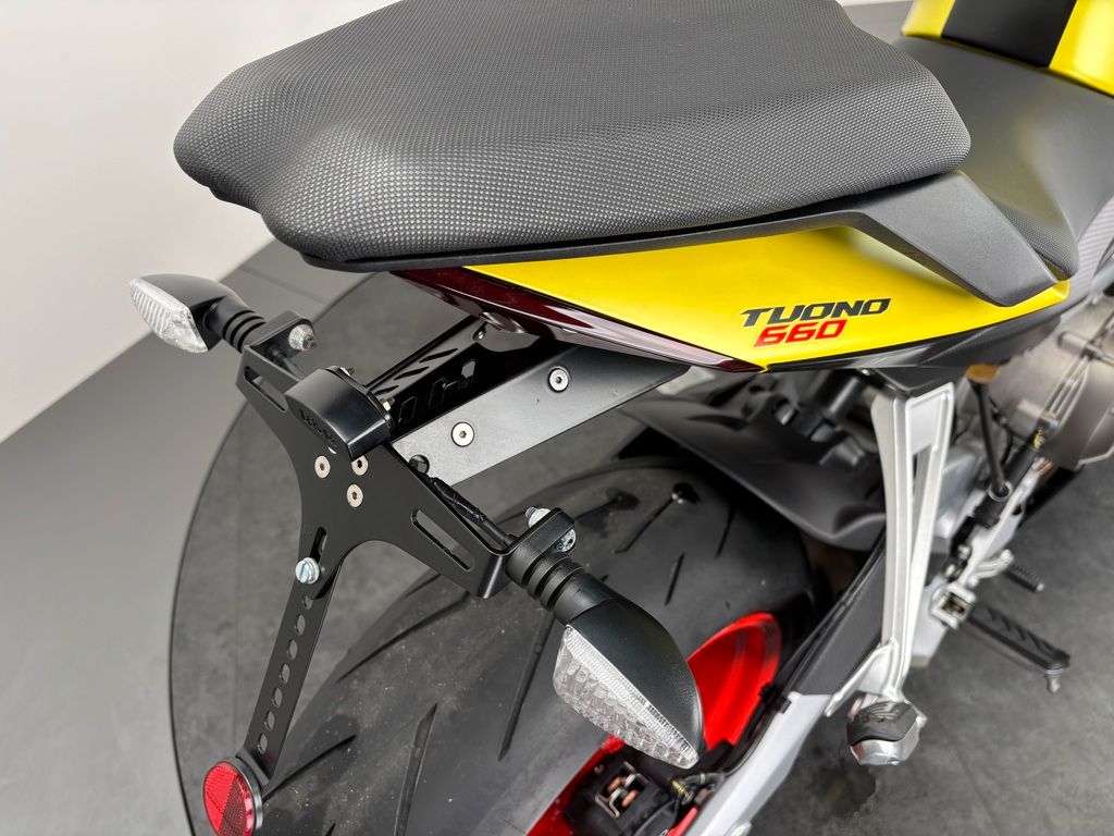 Fahrzeugabbildung Aprilia TUONO 660 *NEUWERTIG *1. HAND