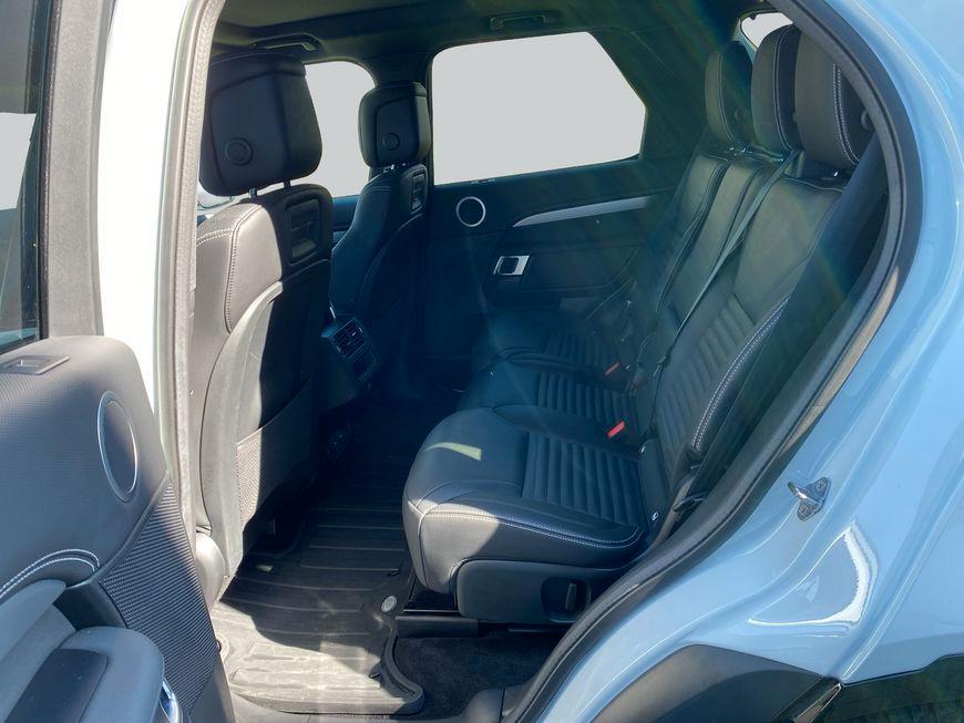 Land Rover Discovery D300 R-Dynamic SE