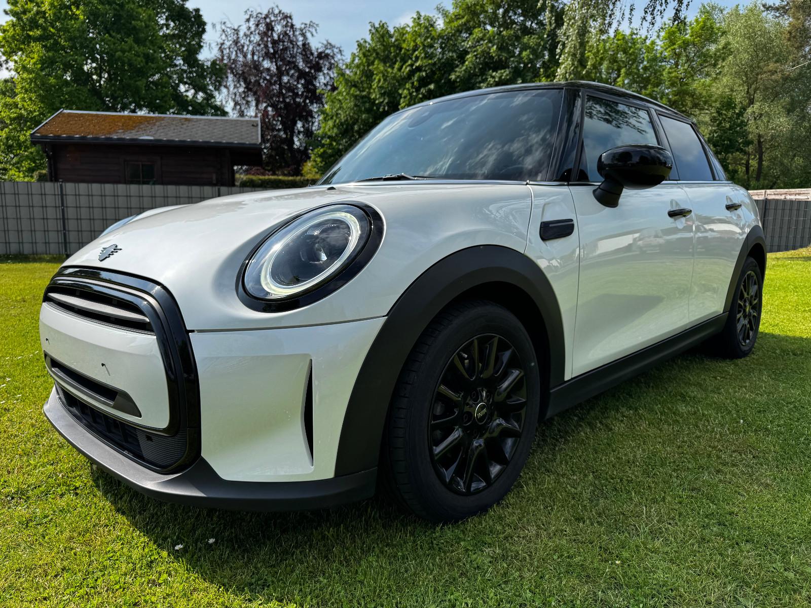 MINI Classic Trim-PREMIUM RDE+NAVI+KAMERA+5" Display