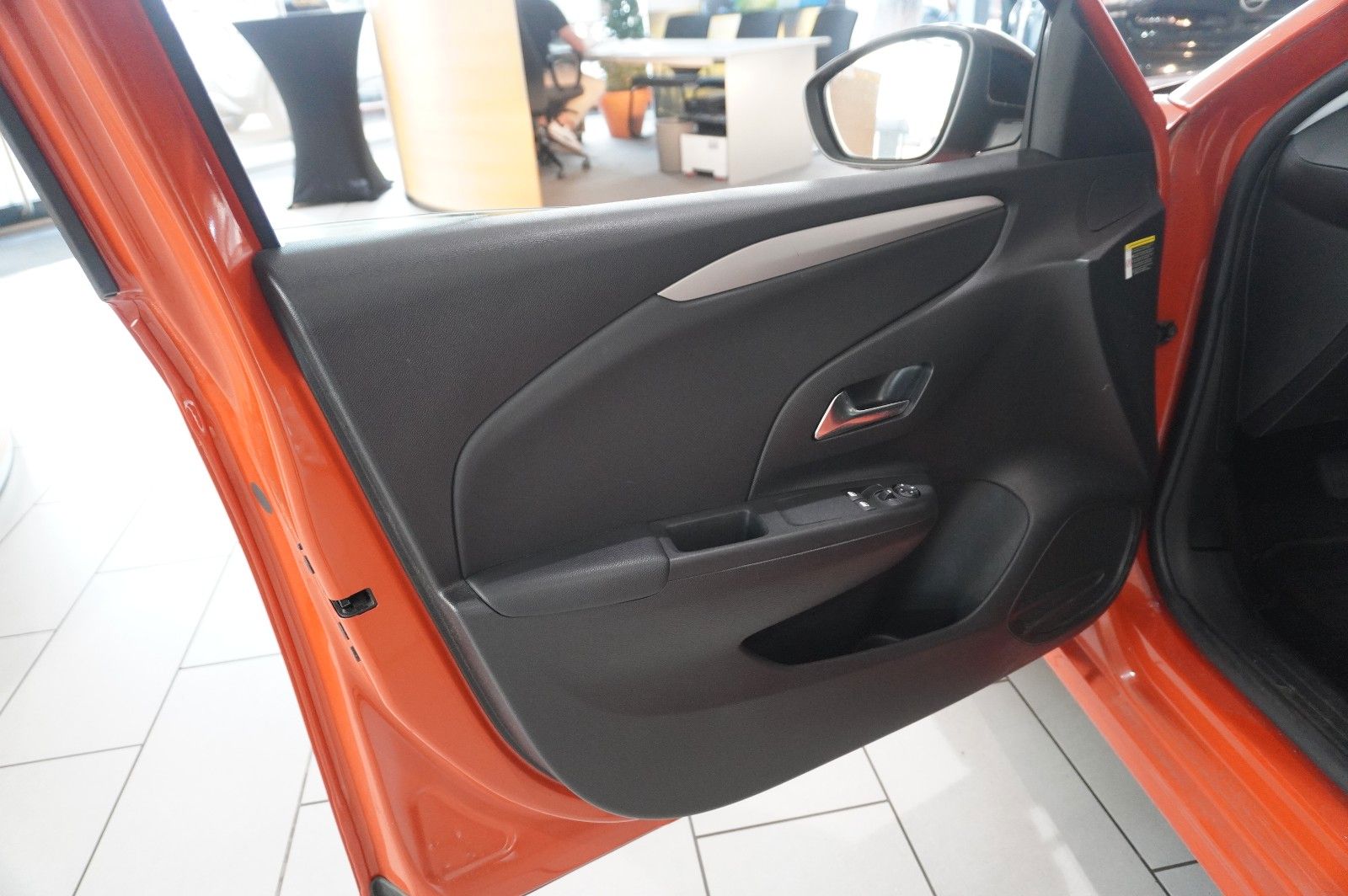 Fahrzeugabbildung Opel Corsa-e F EDITION 7KW NAVI/VIRT/TEMP/DAB/WÄRMEP.