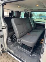 Renault Trafic Combi L2H1 3,0t  Life/ Behindertengerecht - silberne Renault Trafic