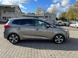 Kia Carens Spirit - Kia Carens: Automatik