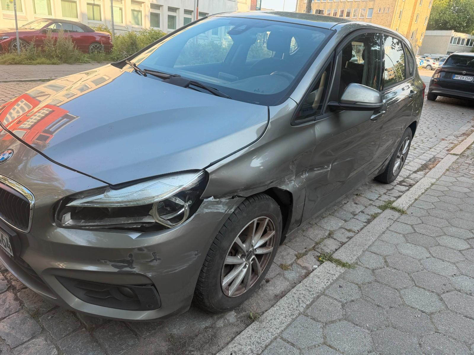 BMW 218 2015 — салон