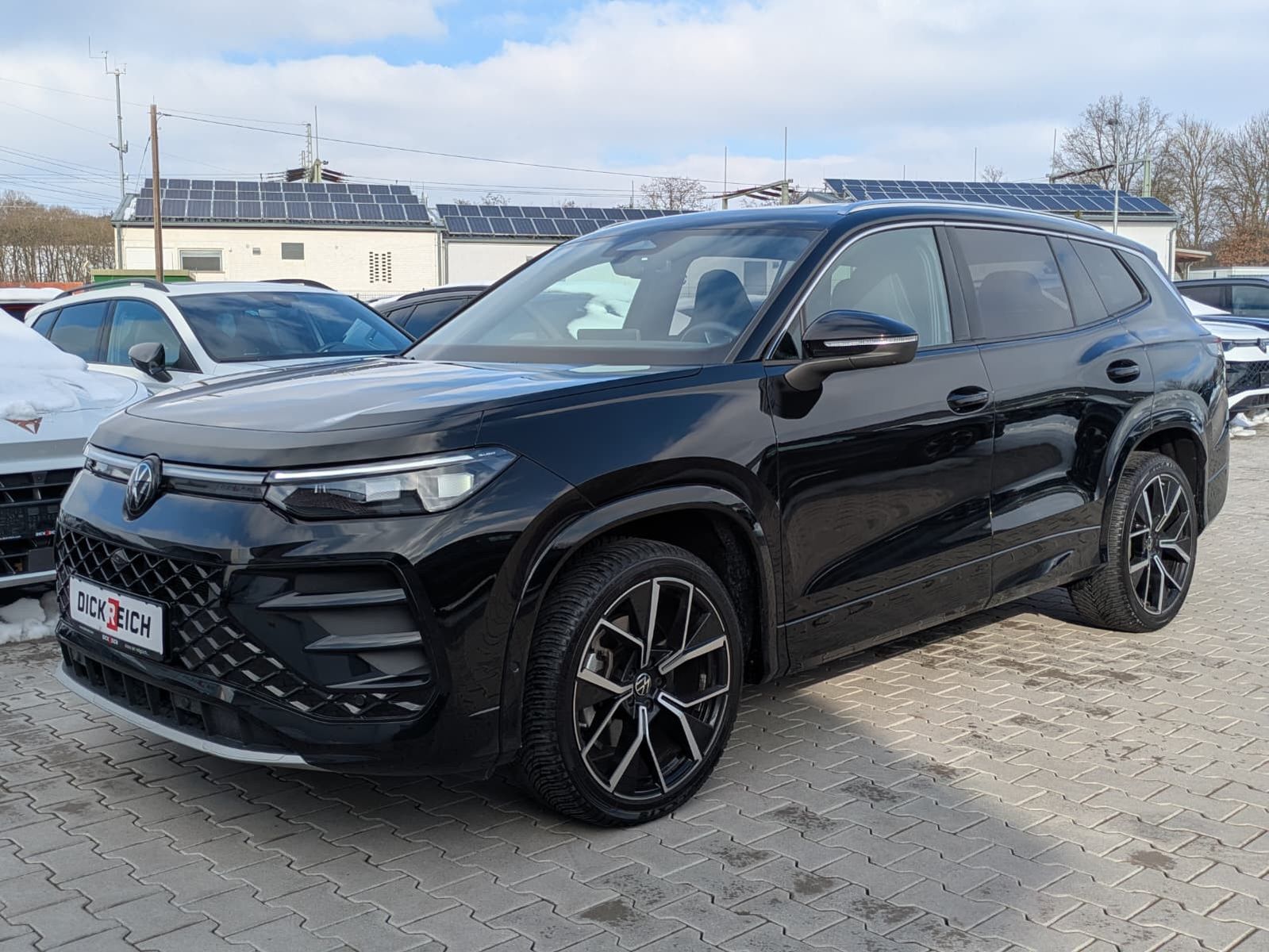 Fahrzeugabbildung Volkswagen Tayron 2.0 TDI 4M R-Line 7Si*MATRIX*AHK*PANO*HUD