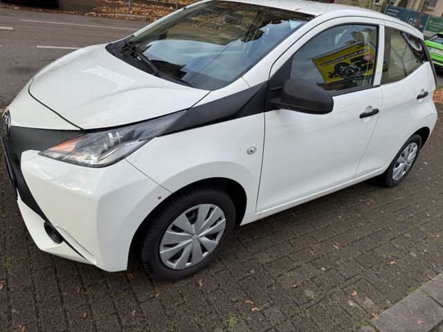 Toyota Aygo AYGO x ,42.000 KM , TÜV : NEÜ , KLIMA