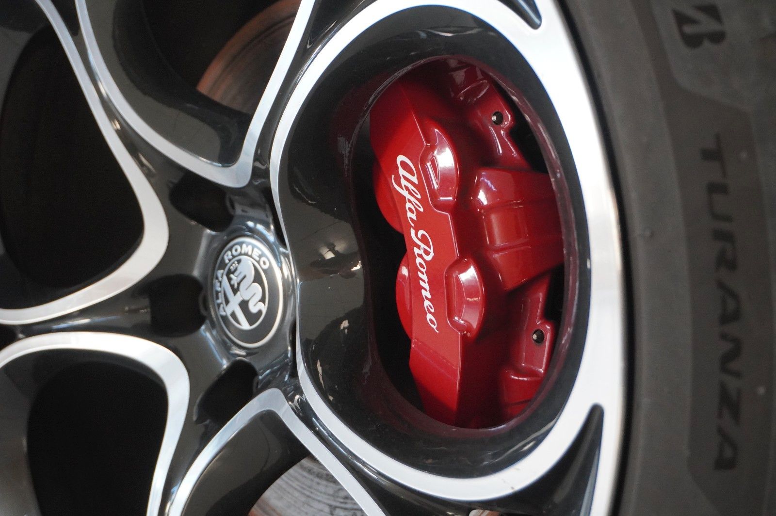 Fahrzeugabbildung Alfa Romeo Stelvio 2.2D VELOCE Q4 NAVI/LED/KAMERA/MATRIX/SH