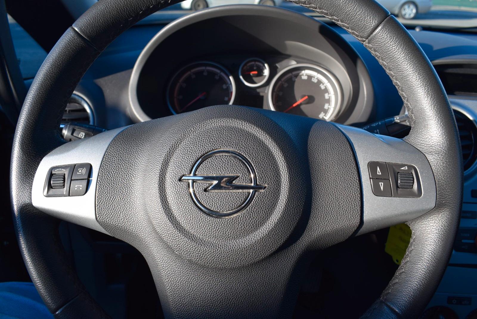Opel Corsa 2013 — photo 12