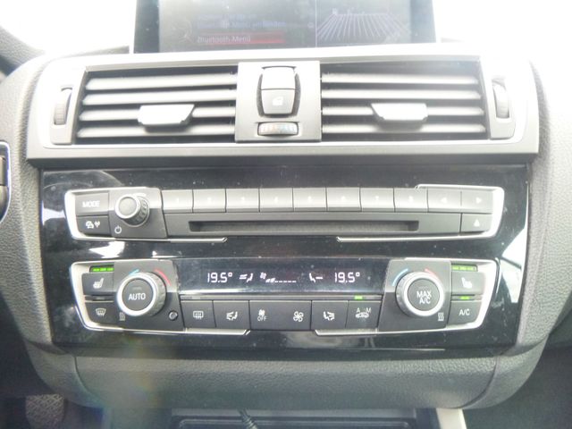 Fahrzeugabbildung BMW 218i Cabrio >NAV/PDC/Sitzheiz/Bluetooth