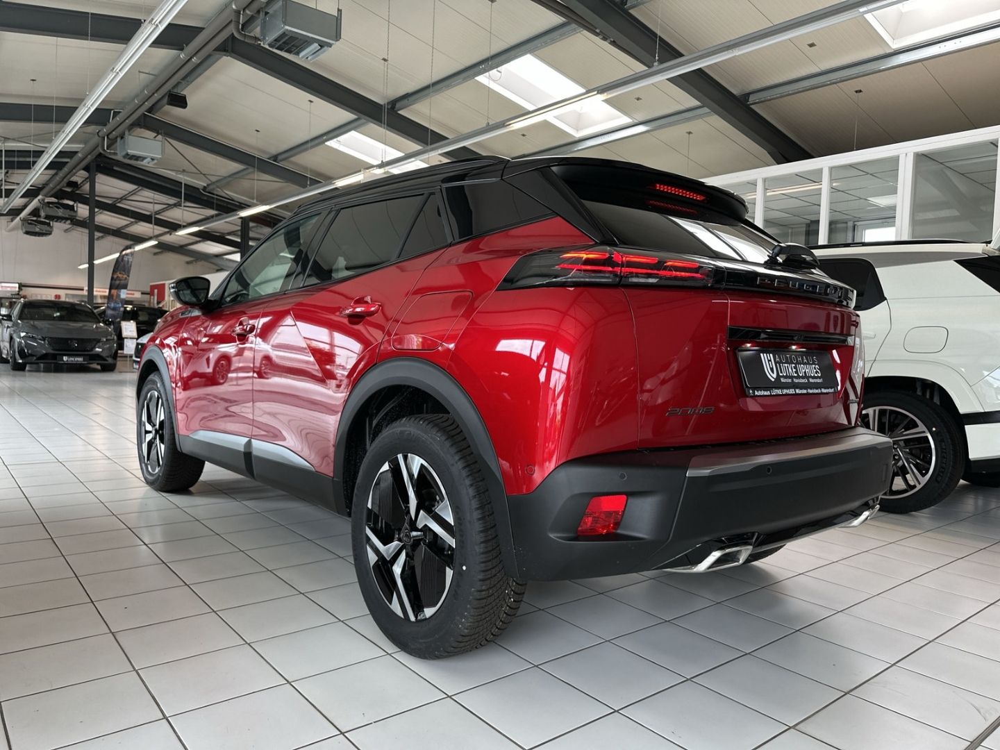 Fahrzeugabbildung Peugeot 2008 GT HYBRID 145 e-DSC6 El. Panodach Navi ACC