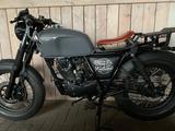 Brixton Rayburn Cafe Racer Bobber 125cc - BRIXTON RAYBURN 125