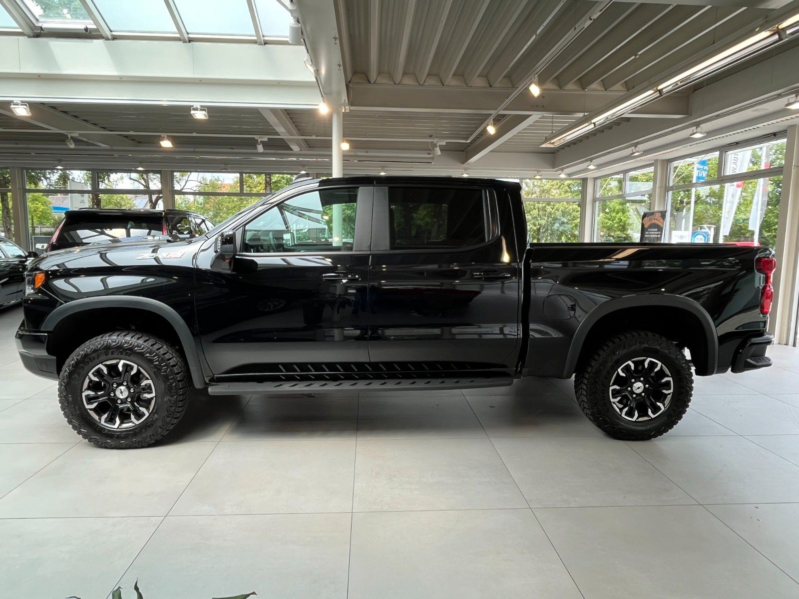Fahrzeugabbildung Chevrolet Silverado ZR2 V8 6.2*Head-Up*360°*Offroad*AHK