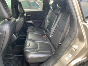 Jeep Cherokee - 9