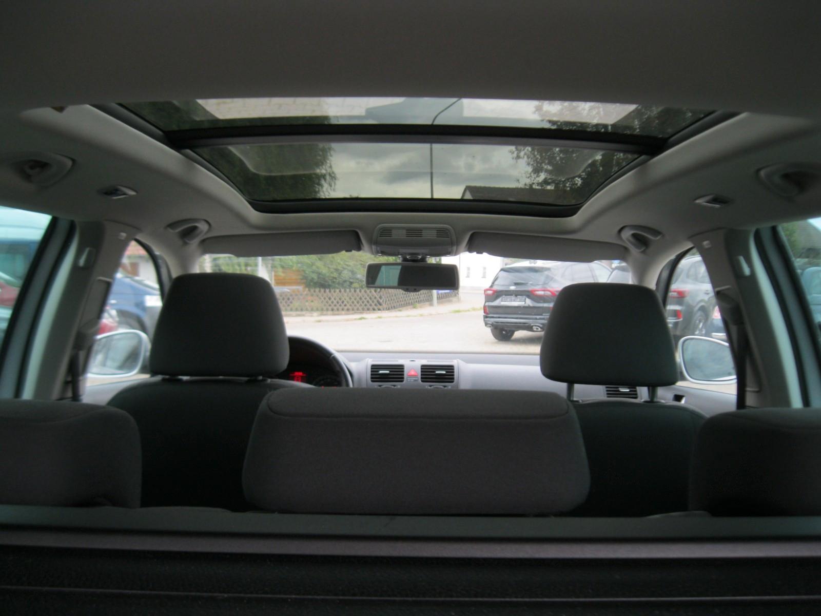 Volkswagen Golf 2009 — photo 12