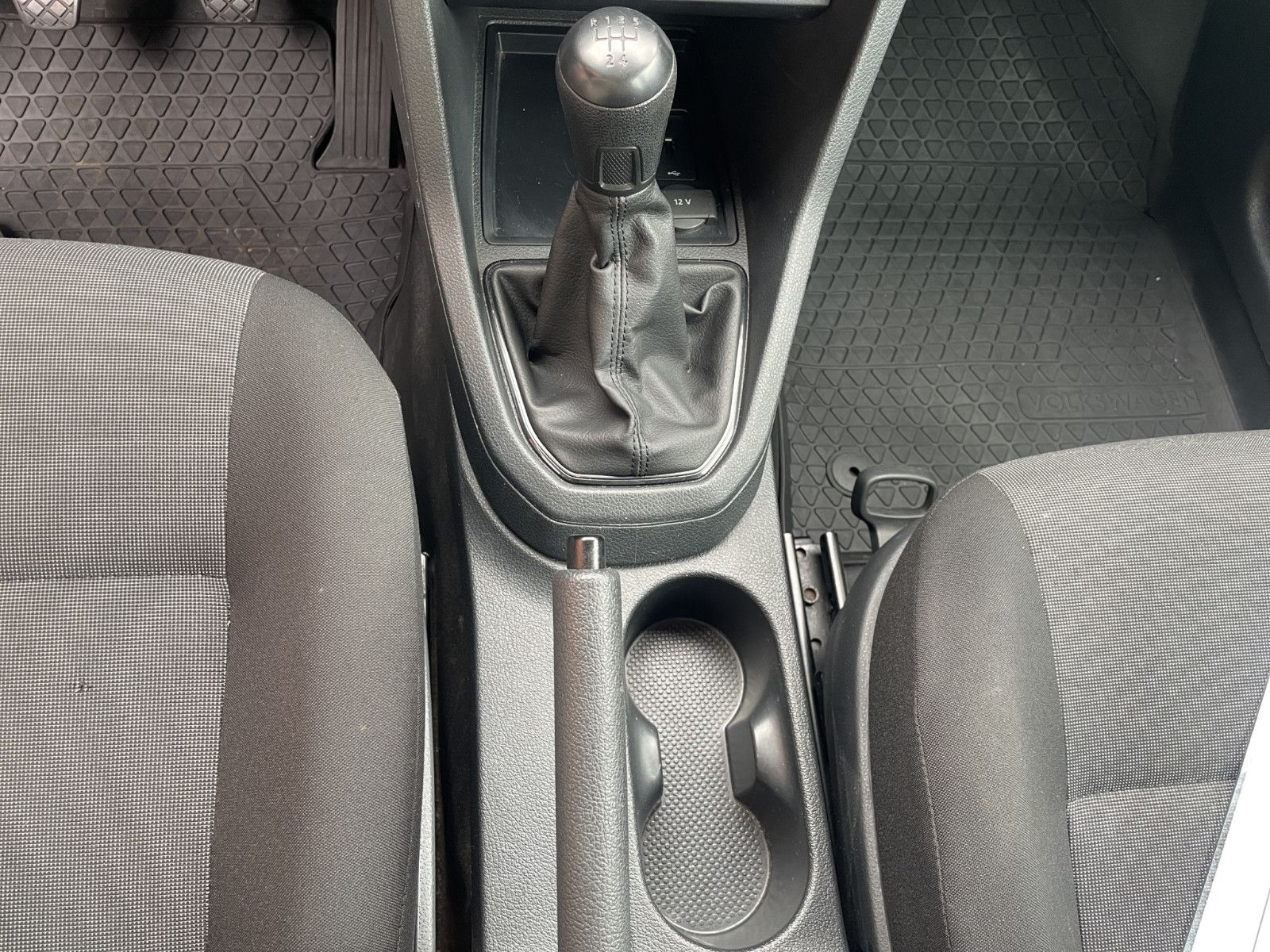 Fahrzeugabbildung Volkswagen Caddy EcoProfi BMT Shzg*Nebel*DAB+*7-Sitzer