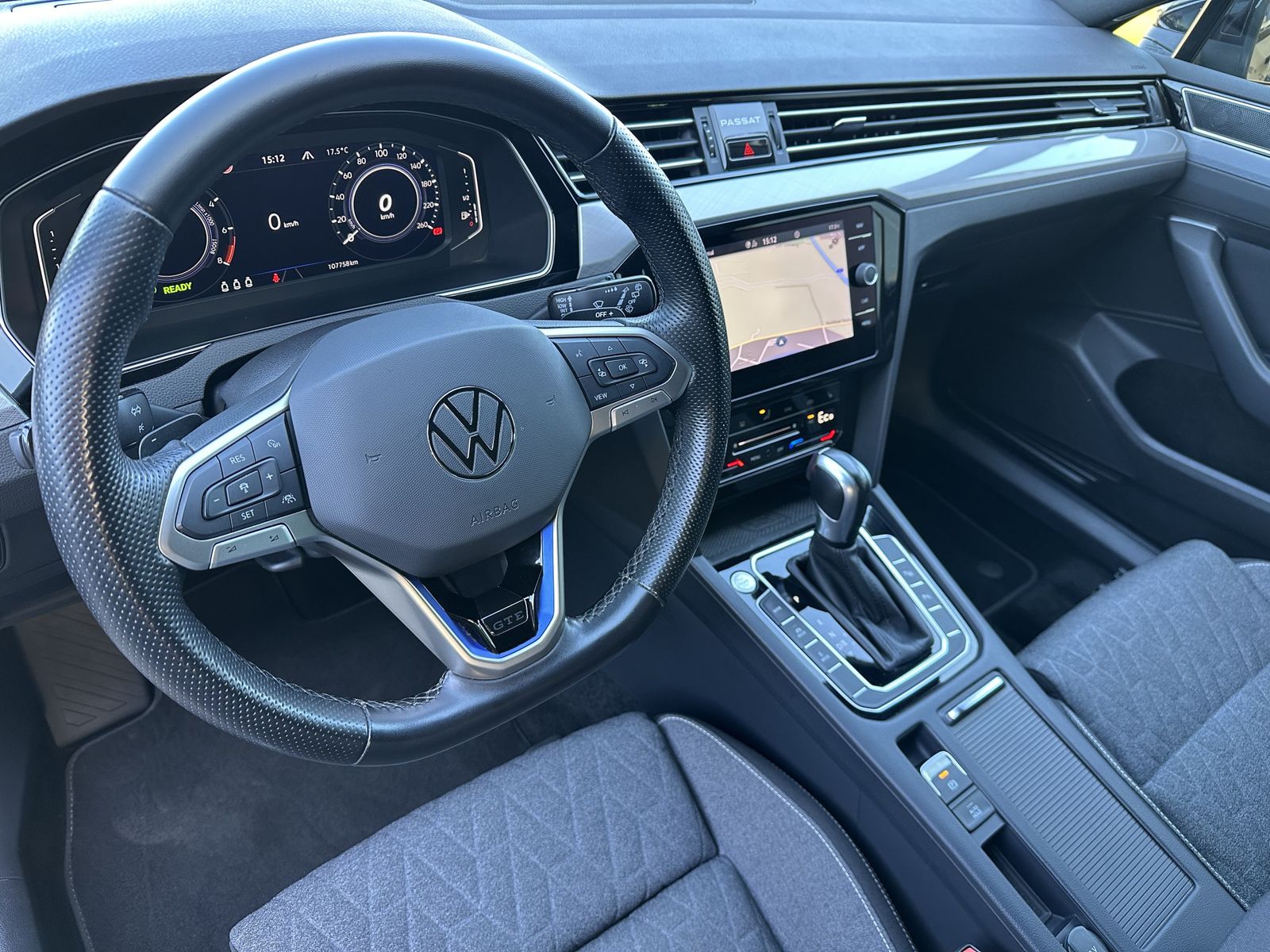 Fahrzeugabbildung Volkswagen Passat Variant GTE NAV+LED+AHK+HEADUP+DCC+18ZOLL