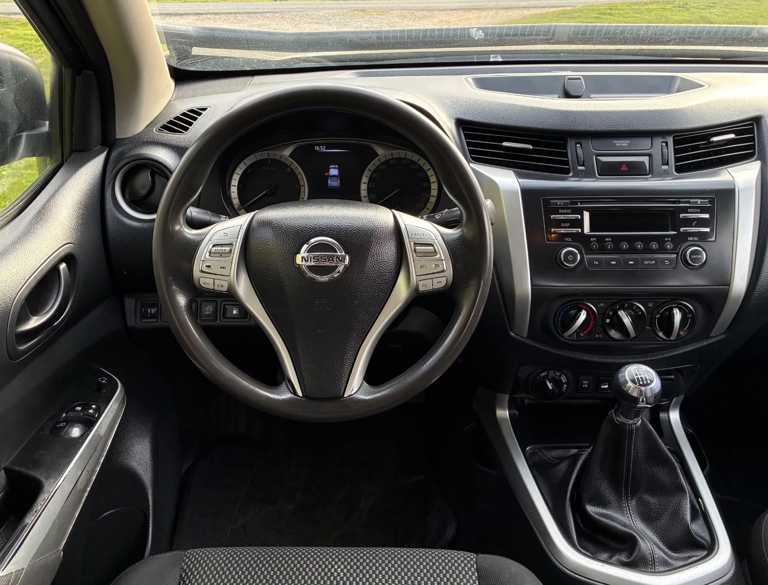 Nissan Navara NP300 Double Cabine 163ch - 2 ème main - Attelage - Entretien complet - CT récent