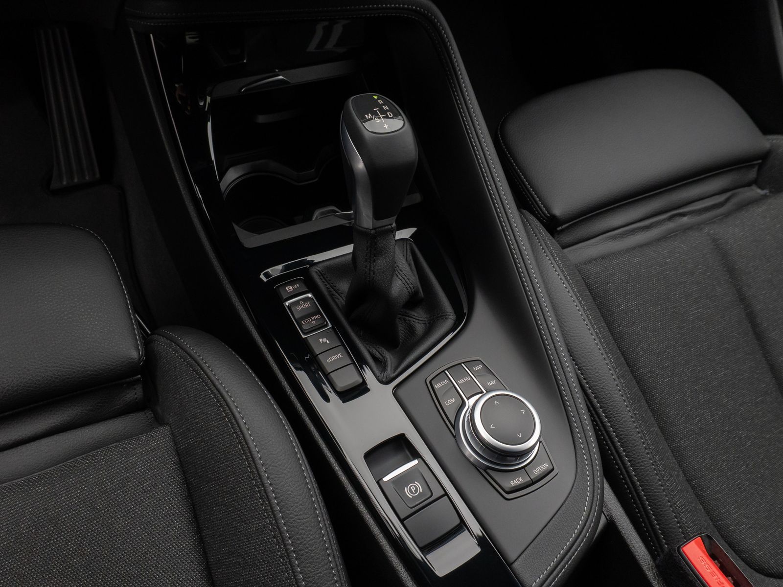 Fahrzeugabbildung BMW X1 xD25e Sport Line Parkassist DAB HiFi Komfort