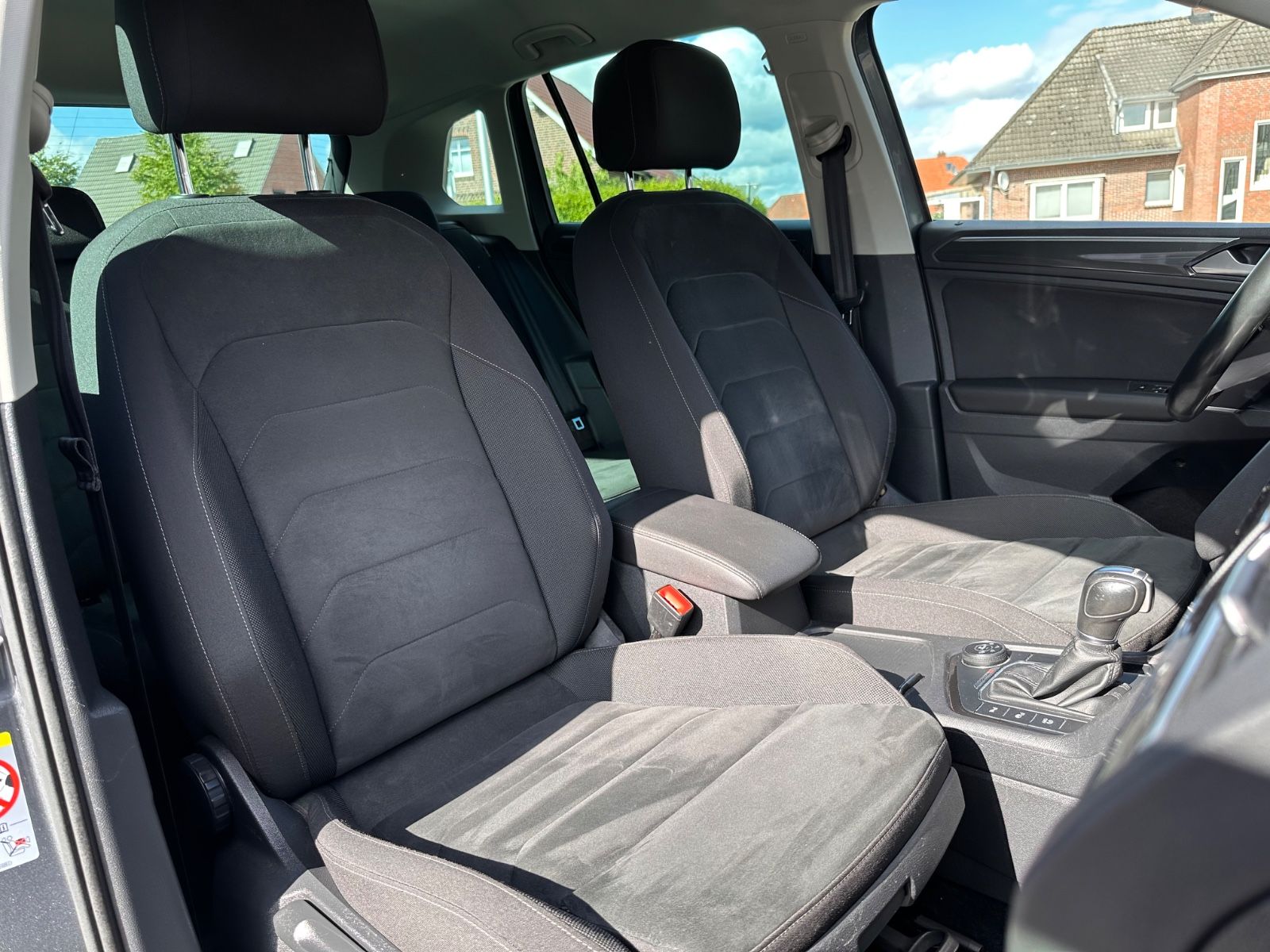 Fahrzeugabbildung Volkswagen Tiguan 2.0 TDI 4M Highline DSG AHK/HUD/Navi/LED