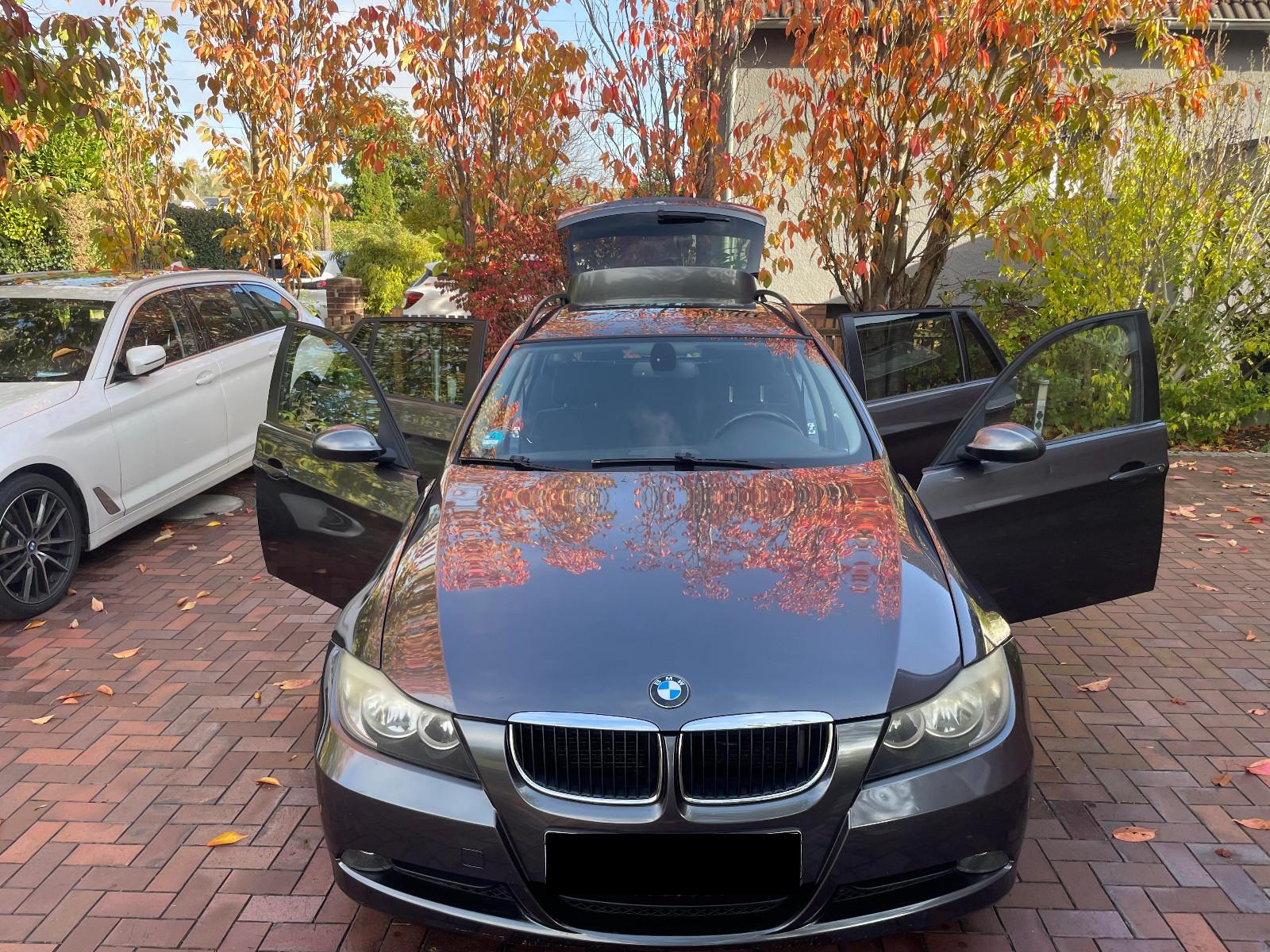 BMW 320 2006 — interior
