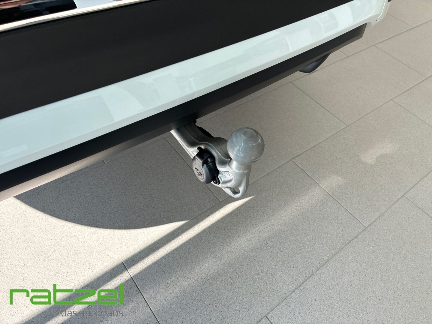 Fahrzeugabbildung Volkswagen Tayron ELEGANCE 1.5 TSI DSG 7-Sitzer+8-fach+NAVI