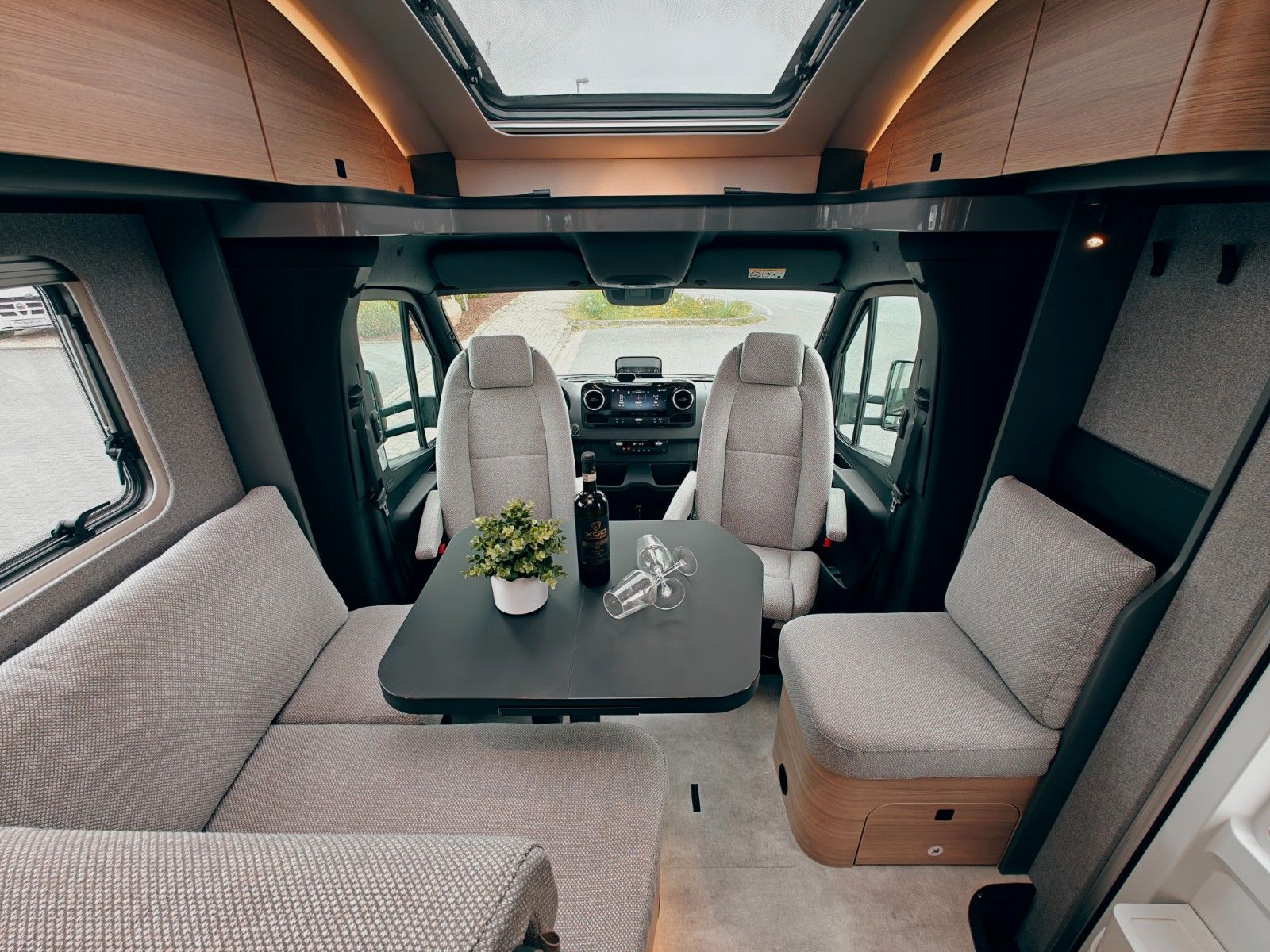 Fahrzeugabbildung HYMER / ERIBA / HYMERCAR B-KLASSE MC T 680 PREMIUM - SOFORT LIEFERBAR!